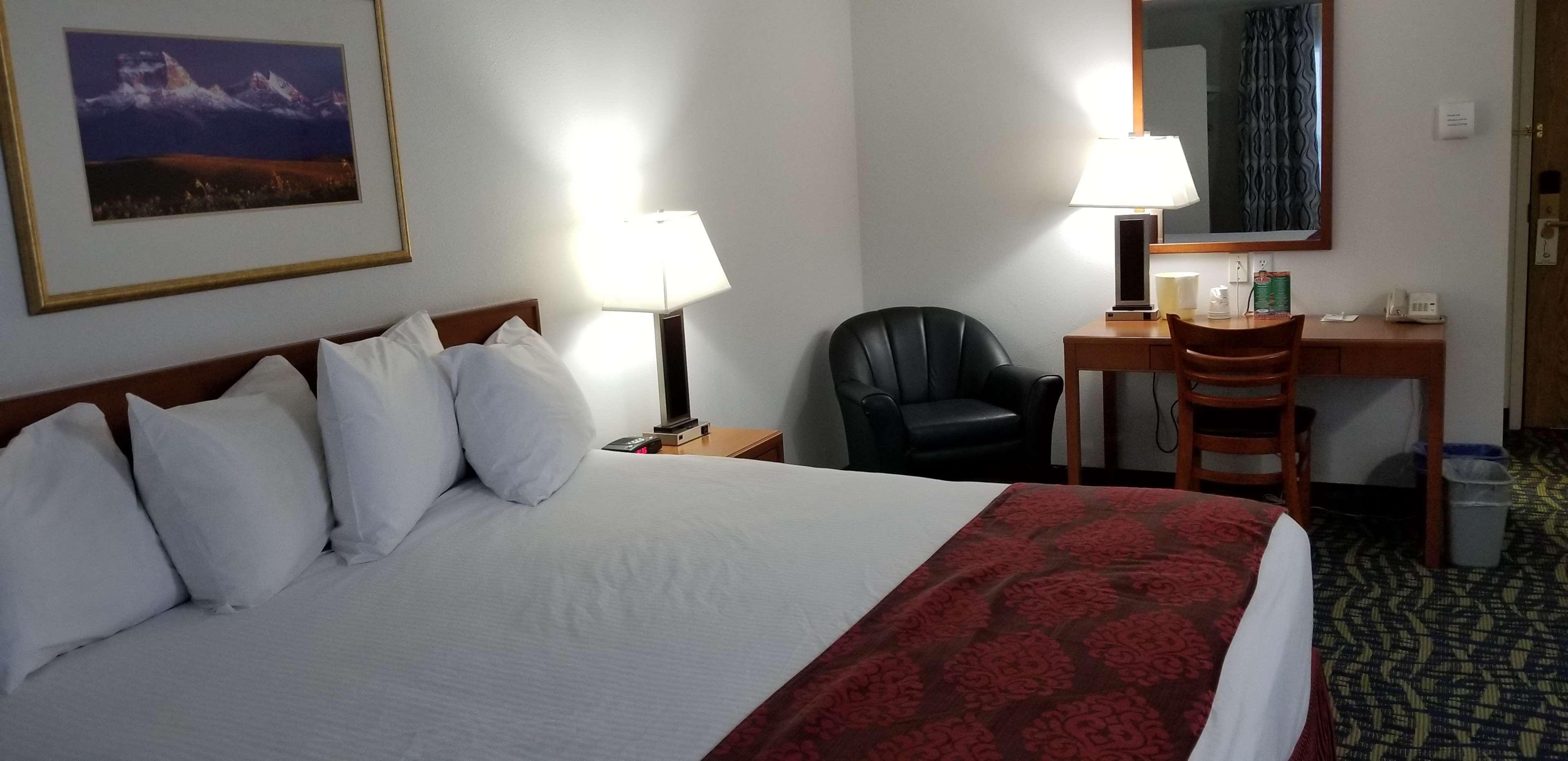 Surestay Plus Hotel By Best Western Lethbridge Quarto foto