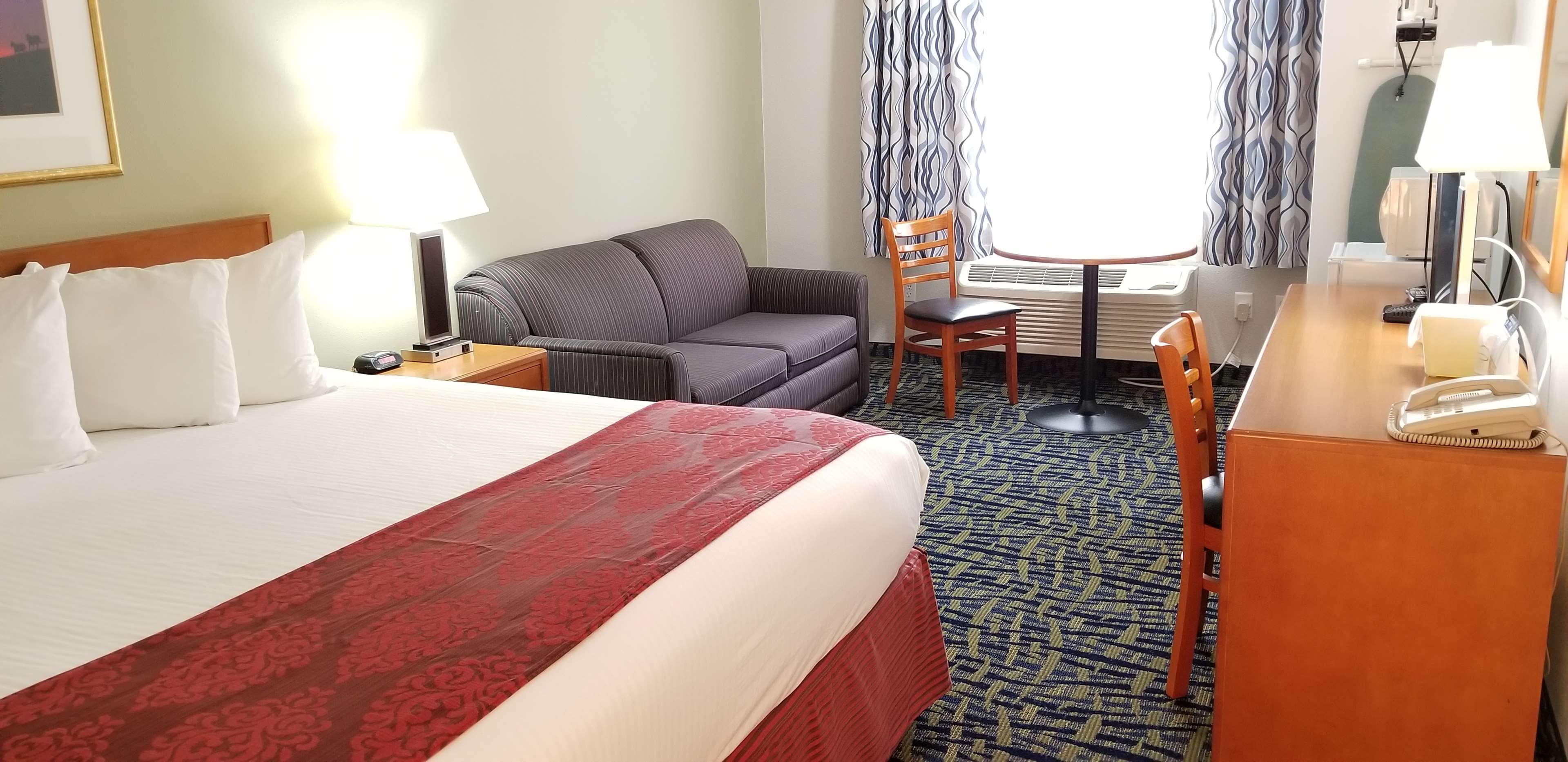 Surestay Plus Hotel By Best Western Lethbridge Quarto foto